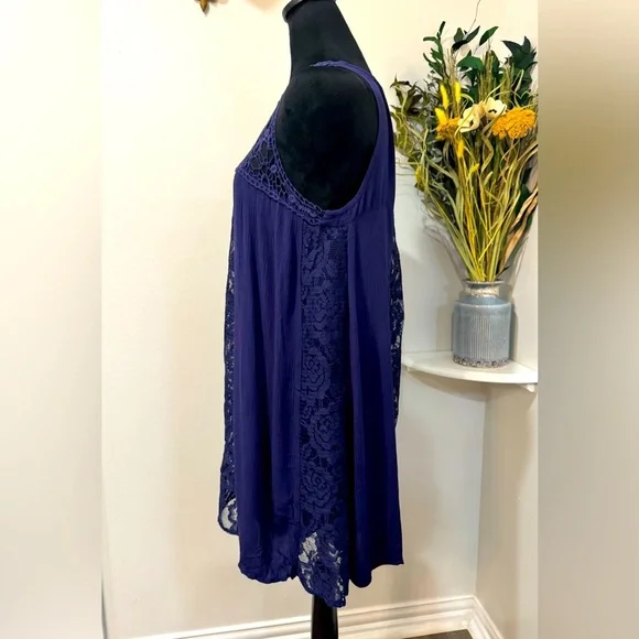 Love Fire Dark Blue Lace with Lace detailing Neckline Dress Size Medium - Picture 4 of 12